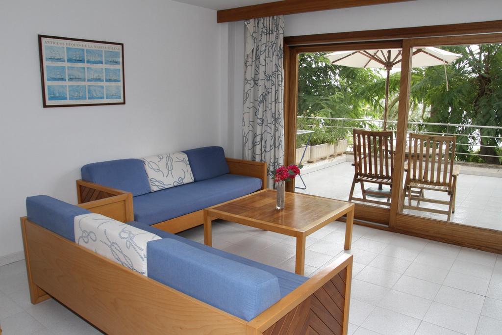 Apartamentos Marina Port de Pollença Oda fotoğraf